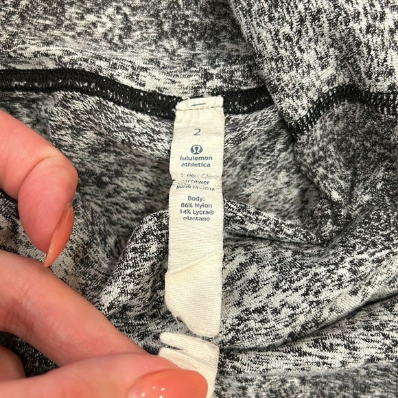 Wunder Under High Rise Crop size 2 good condition - Picture 3 of 5